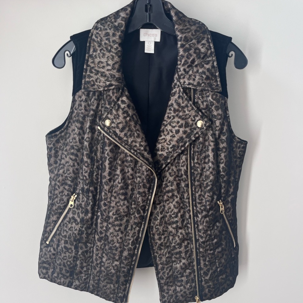 Chicos Women’s black and gold  Leopard Print vest Size Small/ Chicos size 0